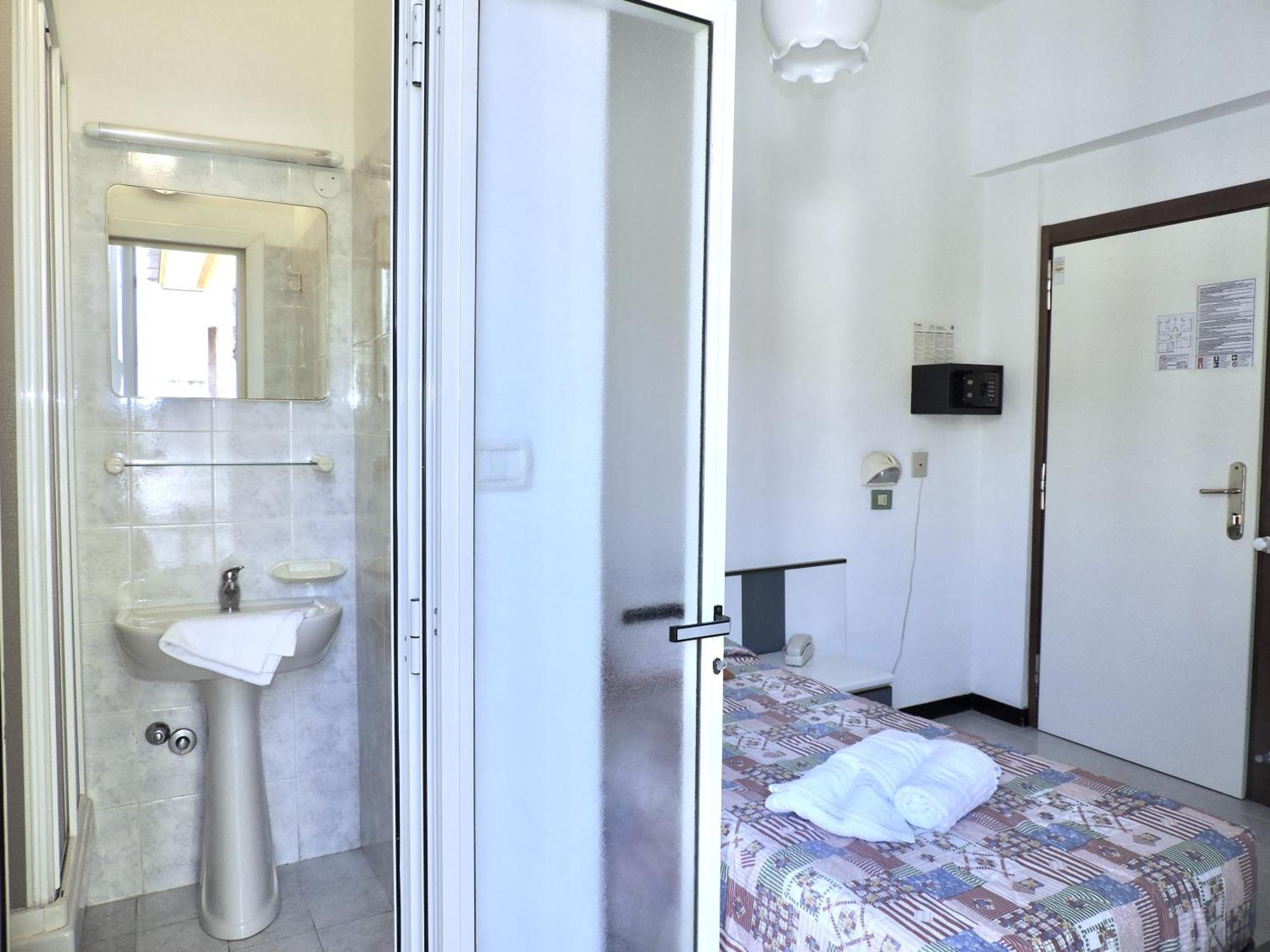 Hotel Villa Chiara Finale Ligure Eksteriør bilde